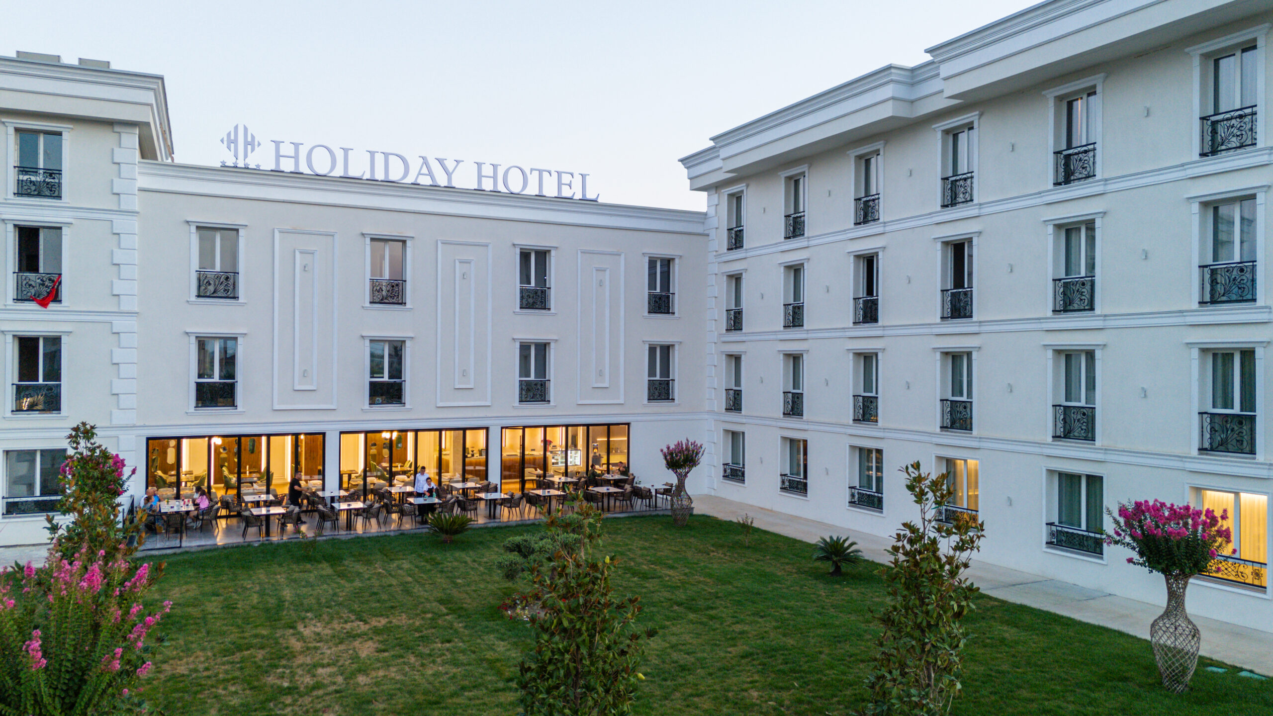 Holiday Hotel Tirana Airport